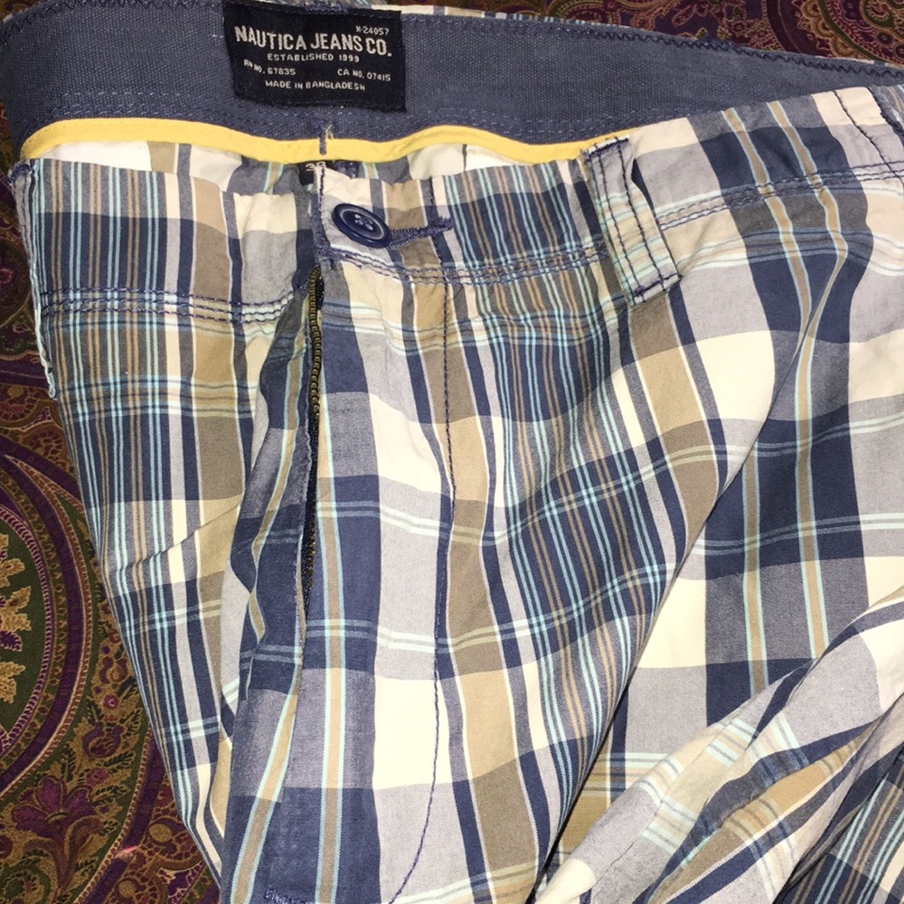 Shorts - Picture 2 of 4